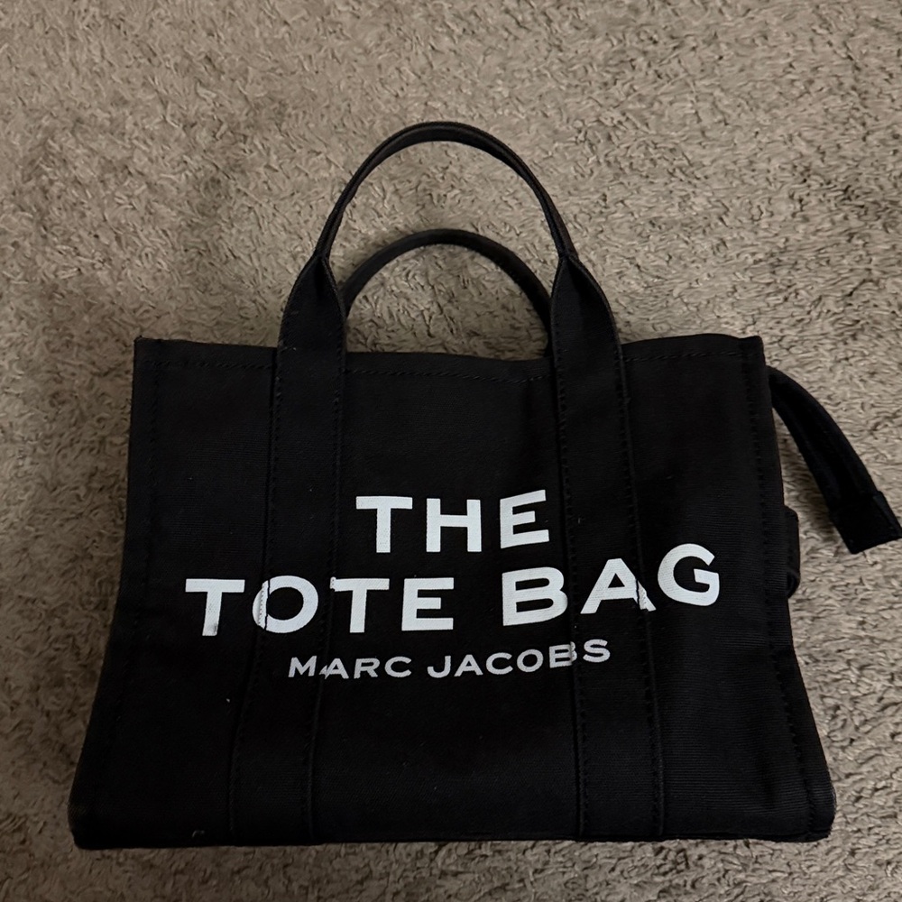 Marc Jacobs The Tote Bag Black, MEDIUM

READ DESCRIPTION